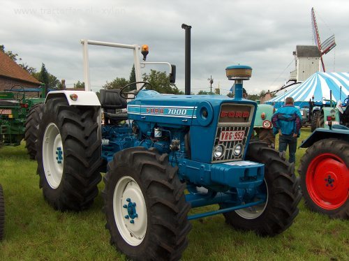 Product picture FORD TRACTOR 2000 TO 7000 FACTORY REPAIR MANUAL